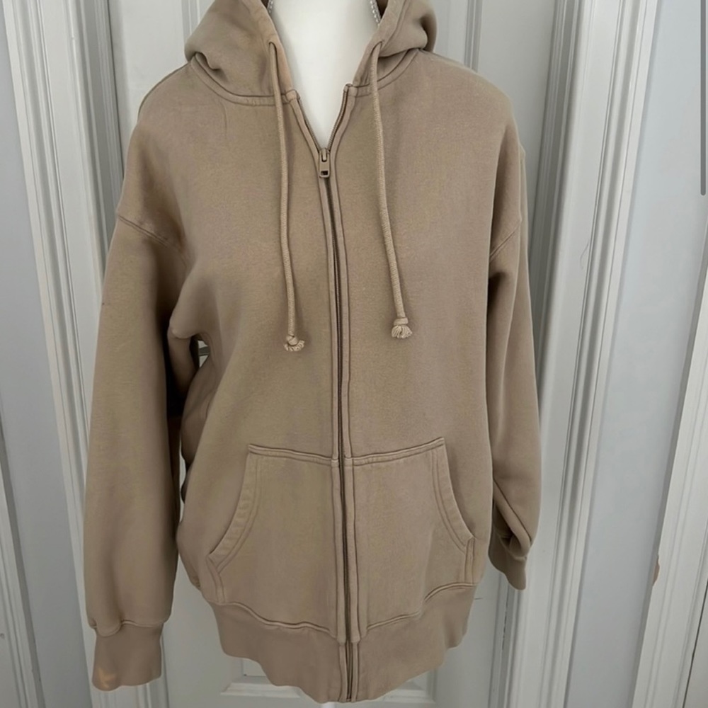 Aritizia Boyfriend TNA hooded sweatshirt hoodie